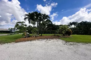 5586 3rd Rd, Lake Worth, FL 33467 - Photo 3