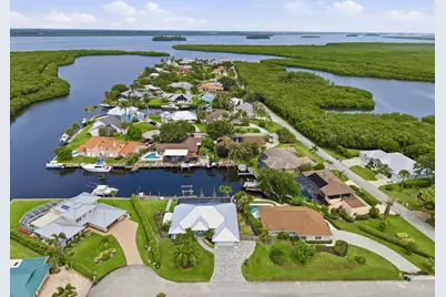 117 Queen Elizabeth Court, Hutchinson Island, FL 34949 - Photo 17