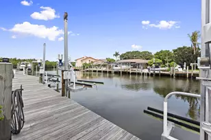 117 Queen Elizabeth Ct, Hutchinson Island, FL 34949 - Photo 11