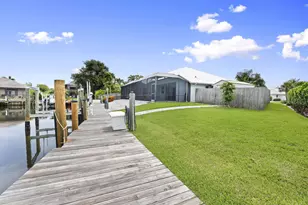 117 Queen Elizabeth Ct, Hutchinson Island, FL 34949 - Photo 7