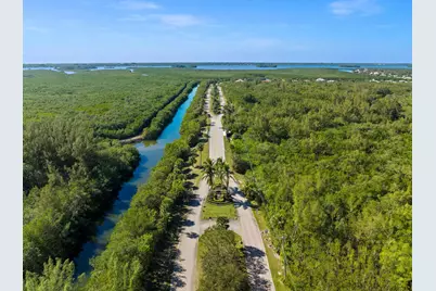 117 Queen Elizabeth Court, Hutchinson Island, FL 34949 - Photo 31