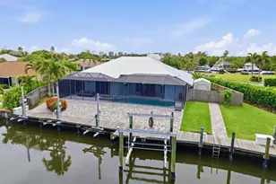 117 Queen Elizabeth Ct, Hutchinson Island, FL 34949 - Photo 13