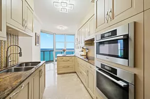 6051 N Ocean Dr, Hollywood, FL 33019 - Photo 15