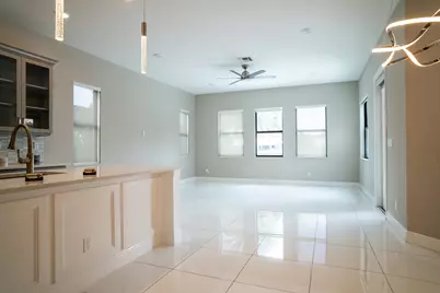 8665 E Baypoint Circle, Parkland, FL 33076 - Photo 7