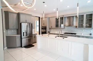 8665 E Baypoint Cir, Parkland, FL 33076 - Photo 7