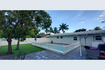 3800 NE 4th Avenue, Deerfield Beach, FL 33064 - Photo 9