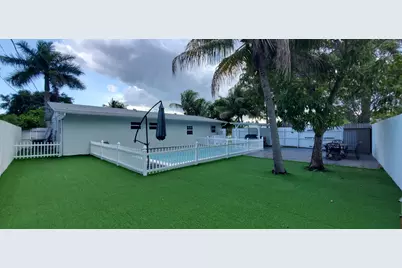 3800 NE 4th Avenue, Deerfield Beach, FL 33064 - Photo 11