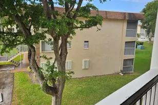 300 Village Green Cir S, Palm Springs, FL 33461 - Photo 11