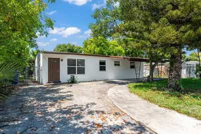 261 NE 22nd Street, Pompano Beach, FL 33060 - Photo 1
