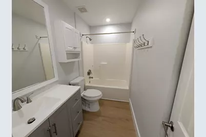 621 NE 56th Street, Oakland Park, FL 33334 - Photo 17