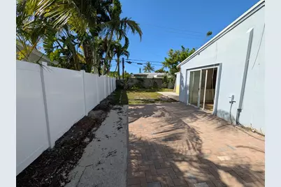 621 NE 56th Street, Oakland Park, FL 33334 - Photo 15