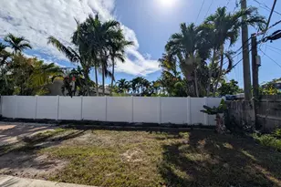 621 NE 56th St, Oakland Park, FL 33334 - Photo 3