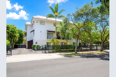 990 NW 1st Street #Apt 1, Miami, FL 33128 - Photo 1