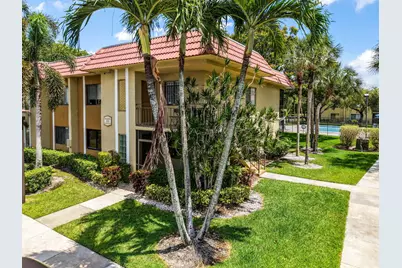 303 Lakeview Drive #102, Weston, FL 33326 - Photo 3