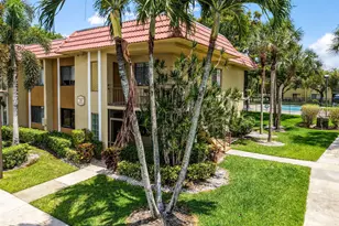 303 Lakeview Dr, Weston, FL 33326 - Photo 3