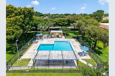 303 Lakeview Drive #102, Weston, FL 33326 - Photo 5