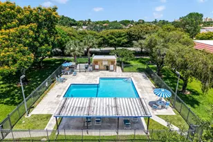 303 Lakeview Dr, Weston, FL 33326 - Photo 5