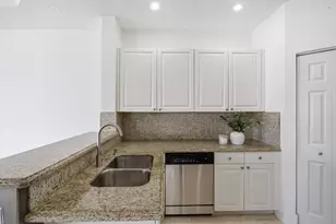 11180 NW 73rd St, Doral, FL 33178 - Photo 13
