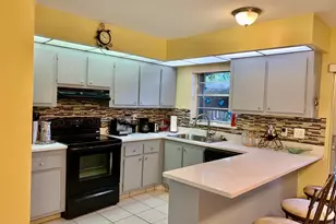 8115 SW 24th St, North Lauderdale, FL 33068 - Photo 9