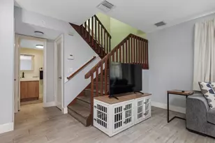 106 Linda Ln, Palm Beach Shores, FL 33404 - Photo 13