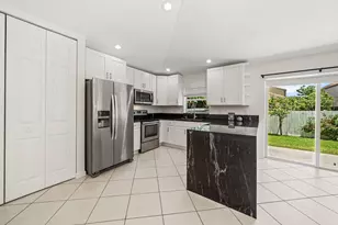 6196 Azalea Cir, West Palm Beach, FL 33415 - Photo 3