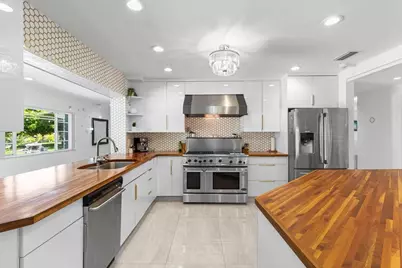 19885 NE 22nd Avenue, Miami, FL 33180 - Photo 15