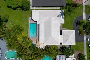 19885 NE 22nd Ave, Miami, FL 33180 - Photo 3