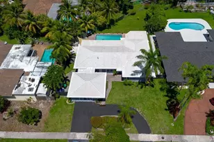 19885 NE 22nd Ave, Miami, FL 33180 - Photo 5