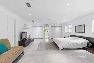 19885 NE 22nd Ave, Miami, FL 33180 - Photo 59