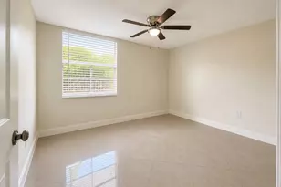 3516 Whitehall Dr, West Palm Beach, FL 33401 - Photo 15