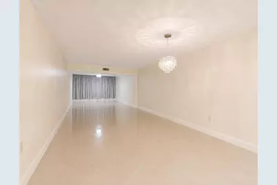 3516 Whitehall Drive #105, West Palm Beach, FL 33401 - Photo 5