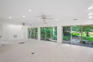 4704 Queen Palm Ln, Tamarac, FL 33319 - Photo 3