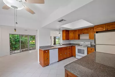 4704 Queen Palm Lane, Tamarac, FL 33319 - Photo 11