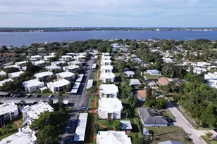 1310 NE 14th Ct, Jensen Beach, FL 34957 - Photo 37