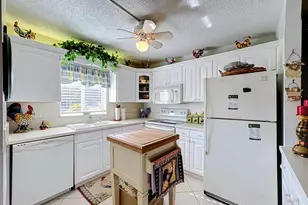 1310 NE 14th Ct, Jensen Beach, FL 34957 - Photo 17