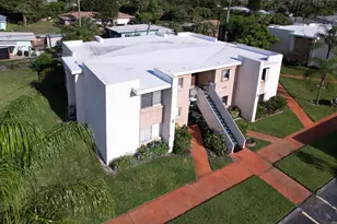 1310 NE 14th Ct, Jensen Beach, FL 34957 - Photo 3