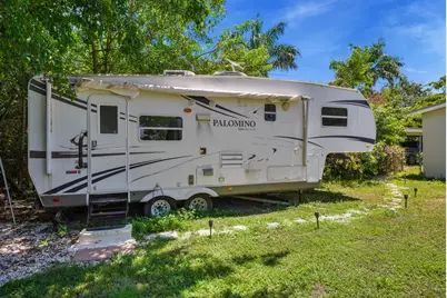 27 NE 18th Street, Homestead, FL 33030 - Photo 13