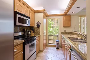 563 Brackenwood Pl, Palm Beach Gardens, FL 33418 - Photo 11