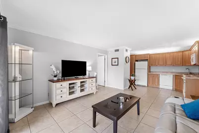 1108 Green Pine Boulevard #E1, West Palm Beach, FL 33409 - Photo 7