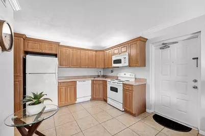 1108 Green Pine Boulevard #E1, West Palm Beach, FL 33409 - Photo 9