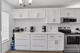 10187 Mangrove Dr, Boynton Beach, FL 33437 - Photo 9