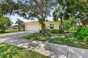 459 NE 1st Ave, Deerfield Beach, FL 33441 - Photo 3