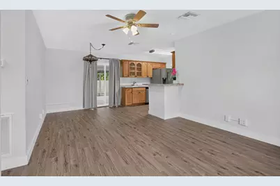540 NE 61st Court, Oakland Park, FL 33334 - Photo 9