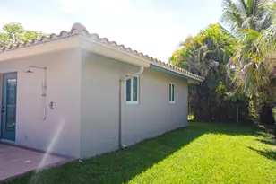 10670 NW 42nd Dr, Coral Springs, FL 33065 - Photo 15