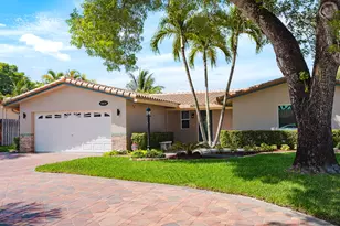 10670 NW 42nd Dr, Coral Springs, FL 33065 - Photo 3