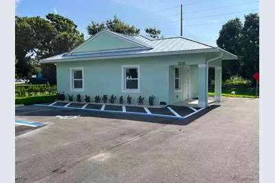 2210 S 40th Street, Fort Pierce, FL 34947 - Photo 1