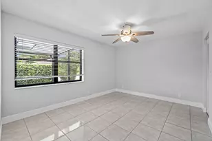 5162 Tennis Ln, Delray Beach, FL 33484 - Photo 9