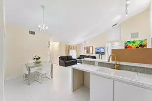 4353 Woodstock Dr, West Palm Beach, FL 33409 - Photo 5