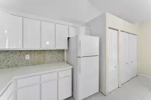 4353 Woodstock Dr, West Palm Beach, FL 33409 - Photo 5