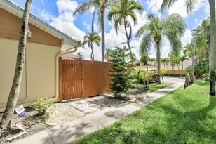 4353 Woodstock Dr, West Palm Beach, FL 33409 - Photo 17